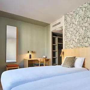 https://originals-boutique-htel-larivaut-puy-guillaume.hotels-rhonealpes.com