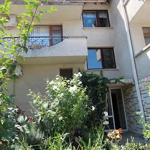 Izgrev Sarafovo Penzion Burgas City
